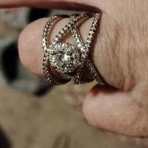 Elegant Silver Fashion Ring